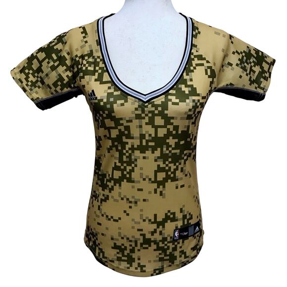 Adidas NWOT NBA Pixelated Short Sleeves Jersey Women S - Picture 1 of 13